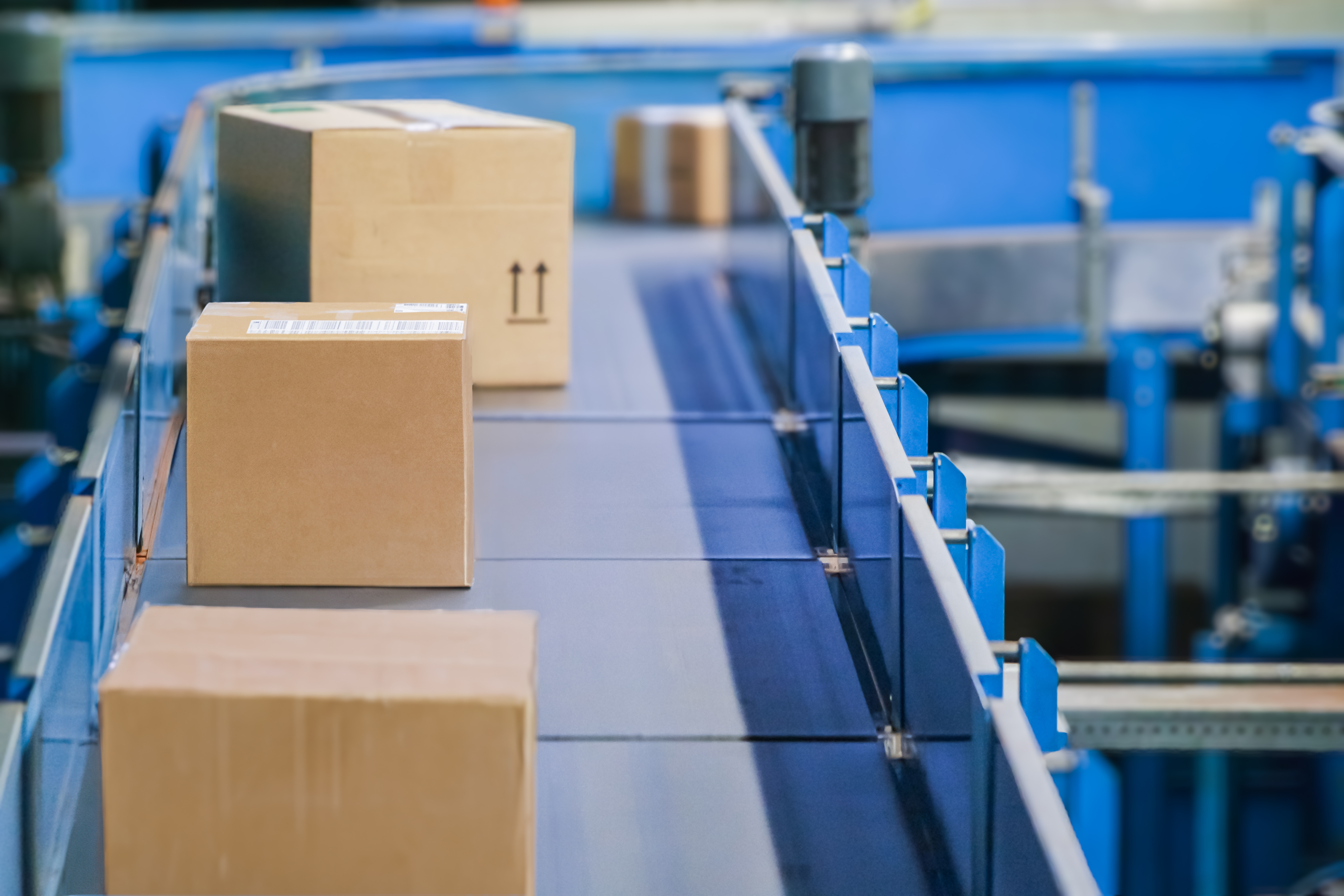 Package on a conveyor belt